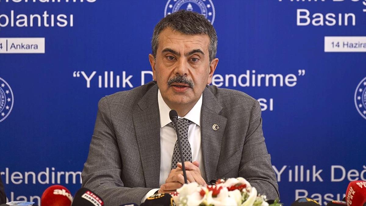 Milli Eğitim Bakanı Tekin: (Gebze'de mezuniyet töreninde yaşananlar) Bakanlık olarak incelemeleri yapacağız