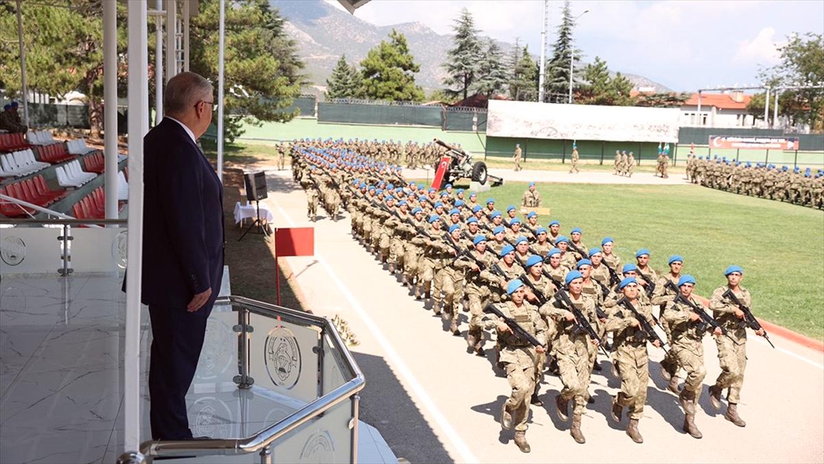 Milli Savunma Bakanı Güler, Eğirdir Dağ Komando Okulunun eğitim yılı açılış törenine katıldı