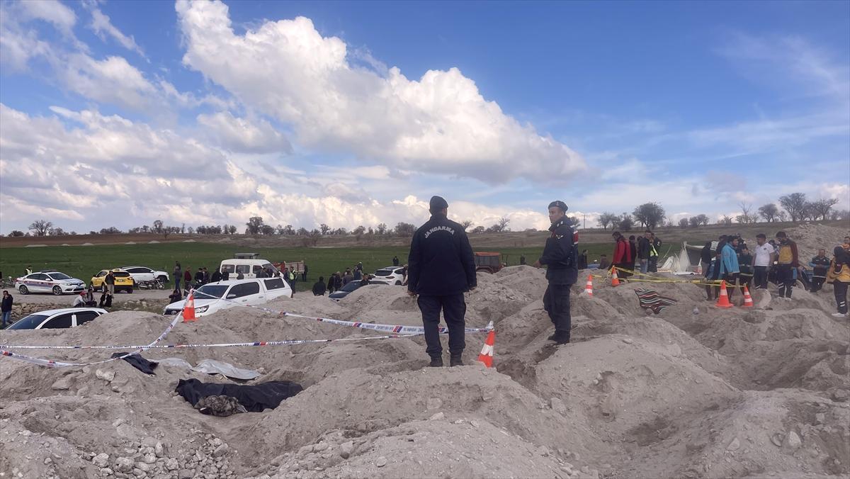 Niğde'de patates deposu yapımında meydana gelen göçükte 2 kişi öldü, 4 kişi yaralandı