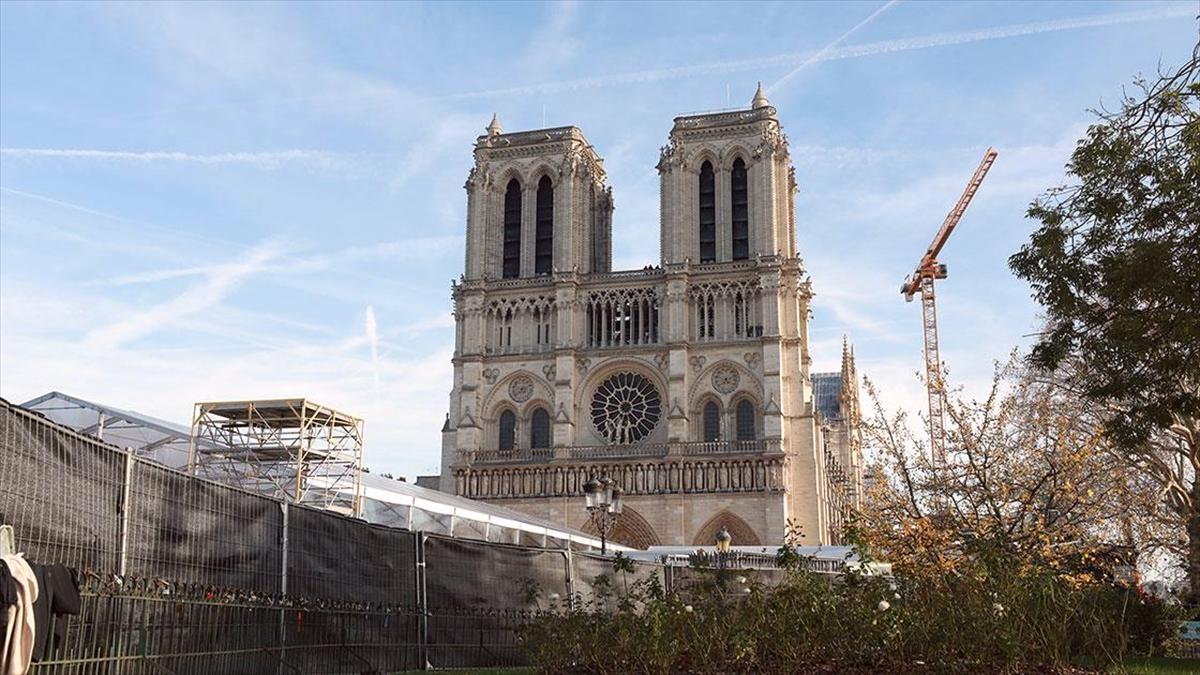 Notre Dame Katedrali 5 yıl önceki yangının ardından kapılarını ziyarete açıyor