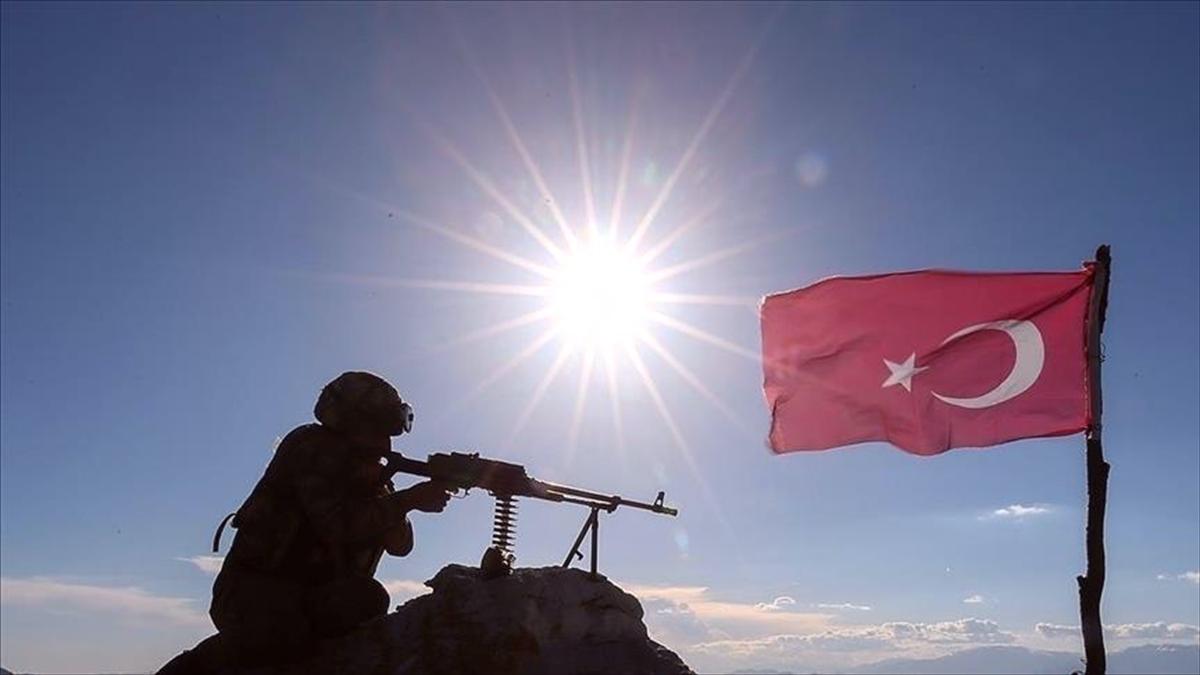 Pençe-Kaplan Operasyonu bölgesinde yaralanan asker tedavi gördüğü hastanede şehit oldu