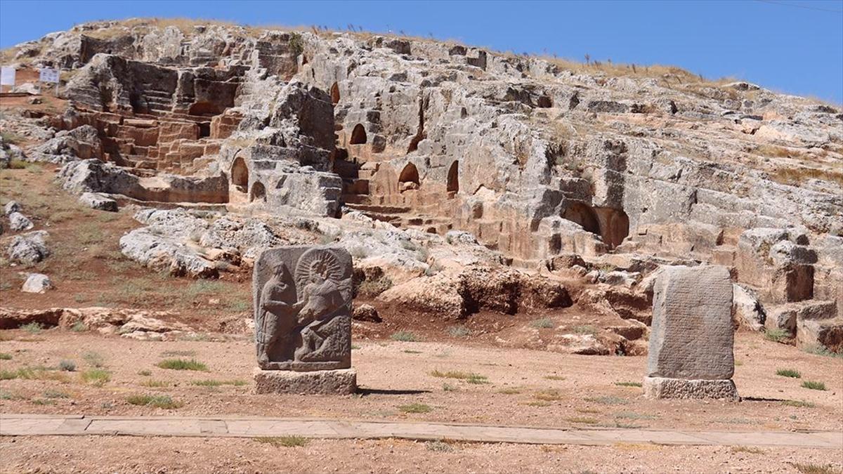 Perre Antik Kenti'nde Yeni Eserler Ziyarete Açıldı