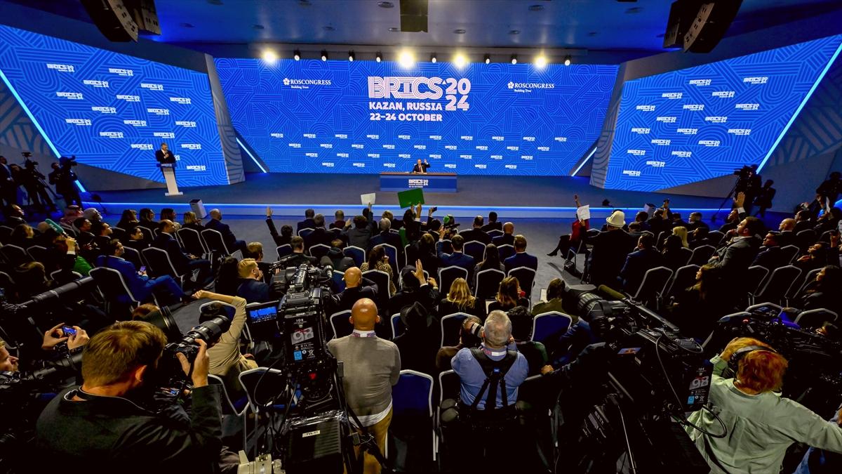 Rusya, dokuz ülkenin BRICS'e 