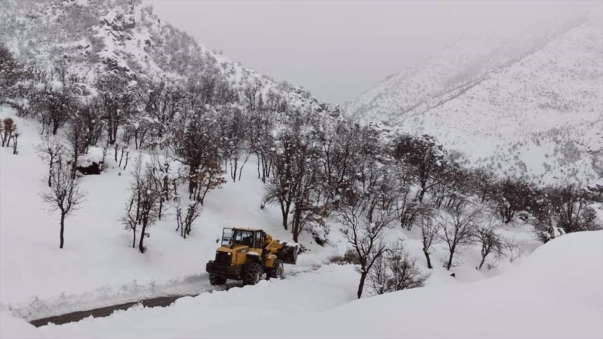 Şırnak'ın 3 ilçesinde olumsuz hava koşulları nedeniyle eğitime ara verildi