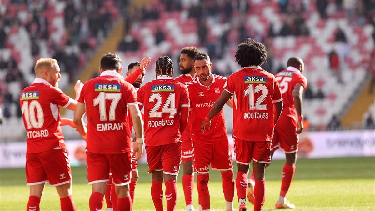 Sivasspor ligde 3 puana hasret kaldı