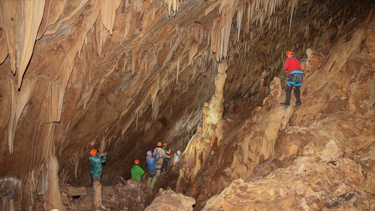 Sümbül Dağı'ndaki Mağara Keşfi