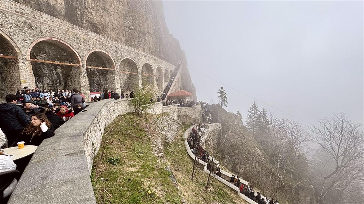 Sümela Manastırı'nı Ramazan Bayramı'nda 10 bin 564 kişi gezdi