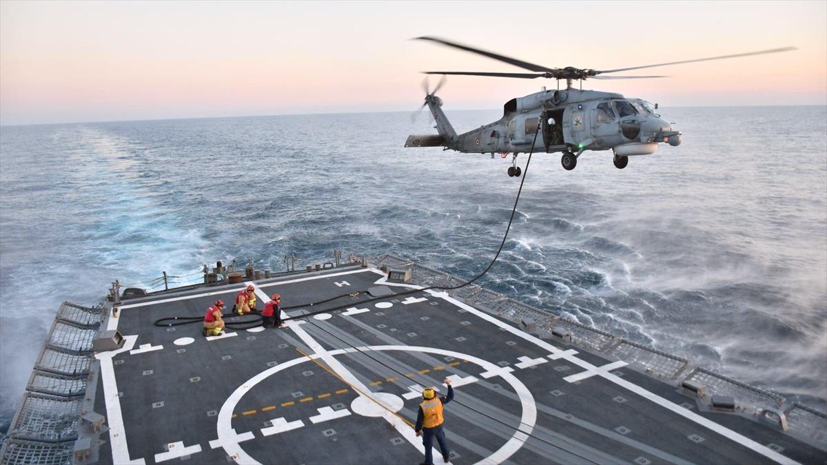 TCG Gelibolu fırkateyni, Libya açıklarında helikopterle havada yakıt ikmali yaptı