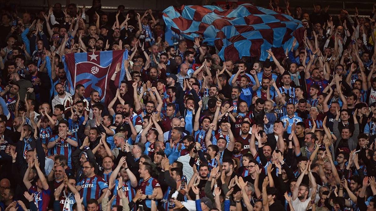 Trabzonspor'dan pilot takımı 1461 Trabzon FK'ye taraftar desteği