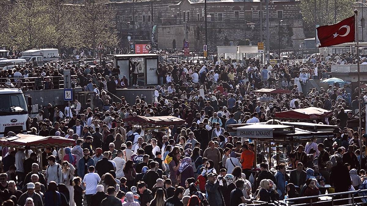 Türkiye'nin genç nüfus oranı projeksiyonları alarm veriyor