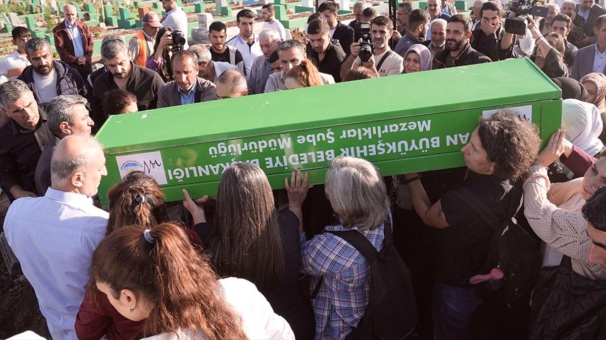 Van Gölü kıyısında cansız bedeni bulunan Rojin Kabaiş'ten alınan numuneler İstanbul'a gönderildi