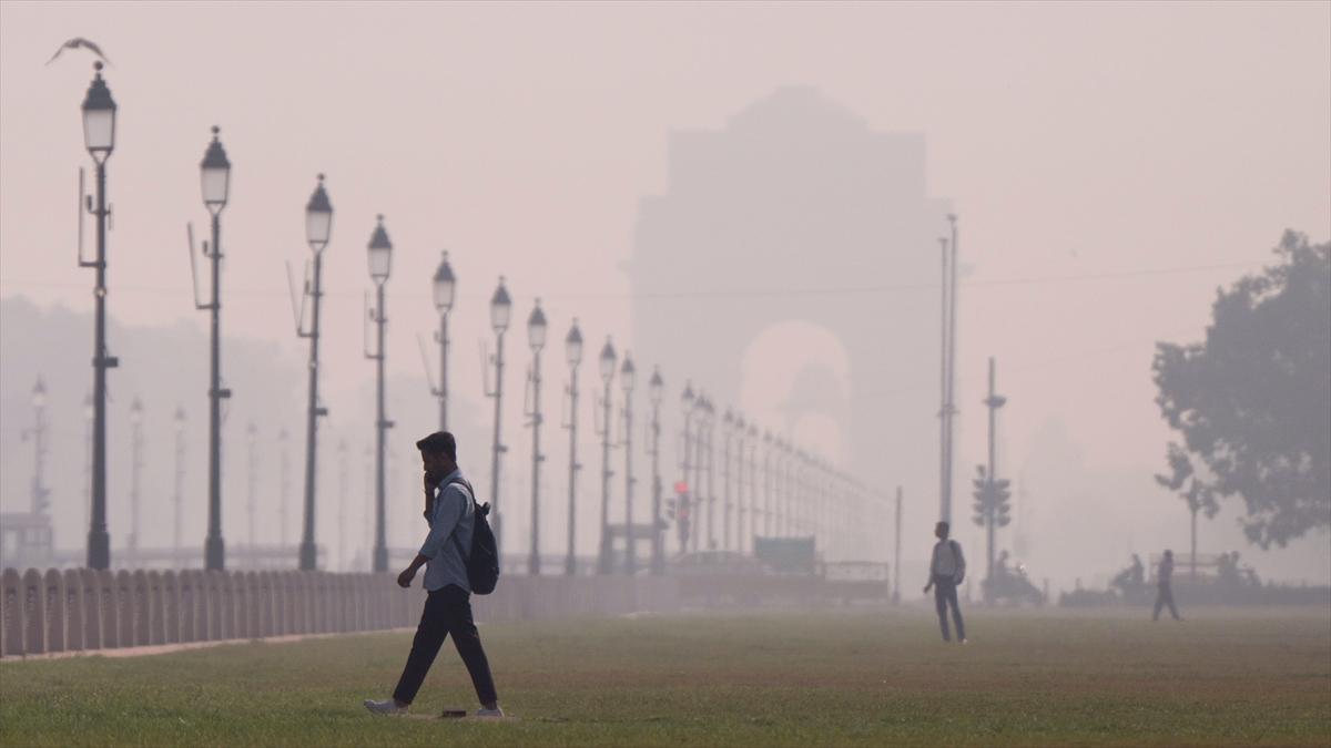 Yeni Delhi'de hava kirliliği nedeniyle okullar 