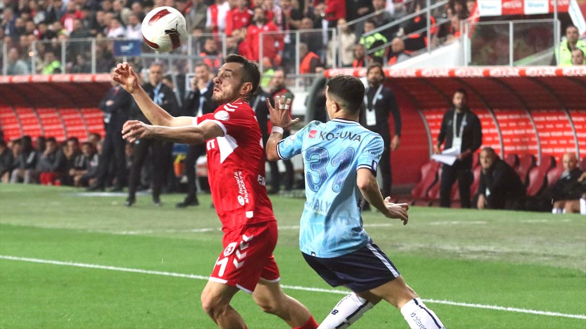 Yılport Samsunspor ile Yukatel Adana Demirspor berabere kaldı