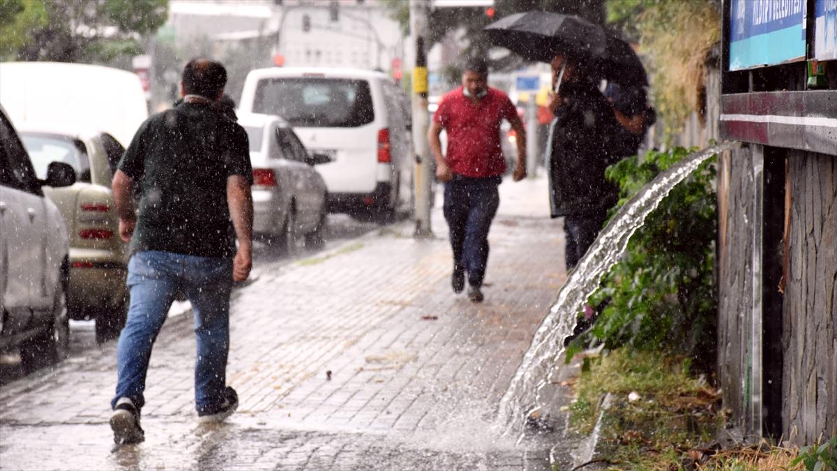 Yurdun bazı kesimleri için gök gürültülü sağanak uyarısı