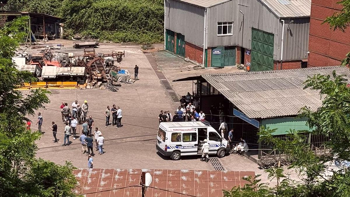 Zonguldak'ta maden ocağındaki göçükte mahsur kalan 2 işçiden 1'i hayatını kaybetti