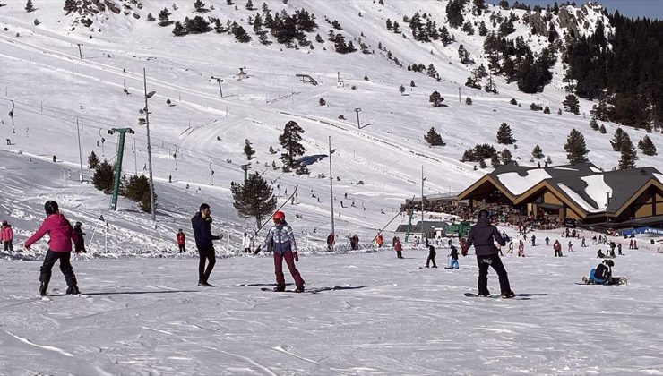 Bolu’da yüksek kesimlerde kış, merkezde bahar yaşanıyor