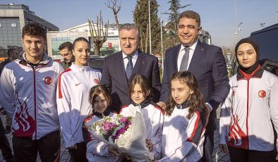 Gençlik ve Spor Bakanı Bak: Gençlerimizin araştırmacı olmasını istiyoruz