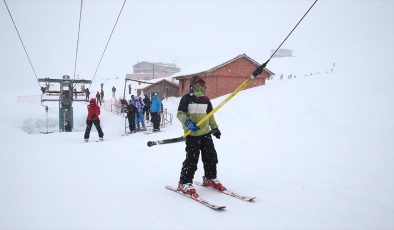 Kayak merkezlerinde en fazla kar kalınlığı 188 santimetreyle Hakkari’de ölçüldü