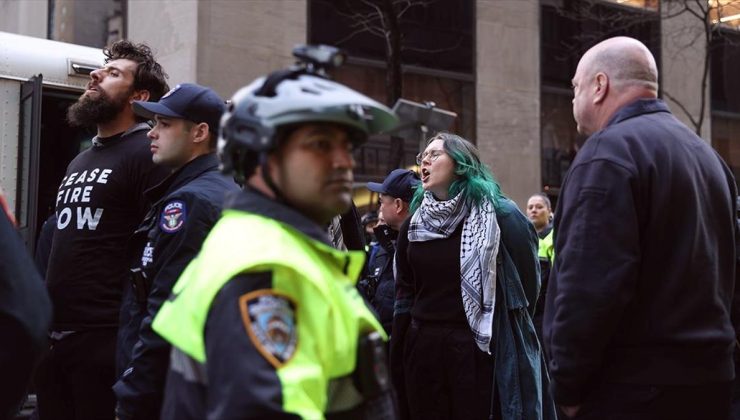 New York’ta, Biden’ı protesto eden 50’ye yakın protestocu gözaltına alındı