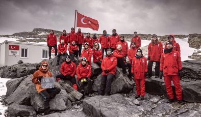 Türk bilim insanları, dünyanın geleceği için sorularının cevaplarını Antarktika’da aradı