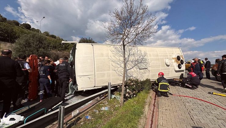 Aydın’da halk otobüsünün devrilmesi sonucu 15 kişi yaralandı