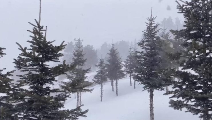 Bolu’nun yüksek kesimlerine kar yağdı