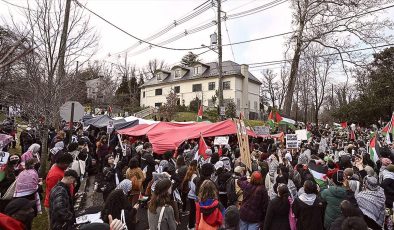 İsrail’in Washington Büyükelçiliği önünde Gazze’deki saldırılar protesto edildi