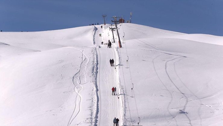 Kayak merkezlerinde en fazla kar kalınlığı 170 santimetreyle Hakkari’de ölçüldü