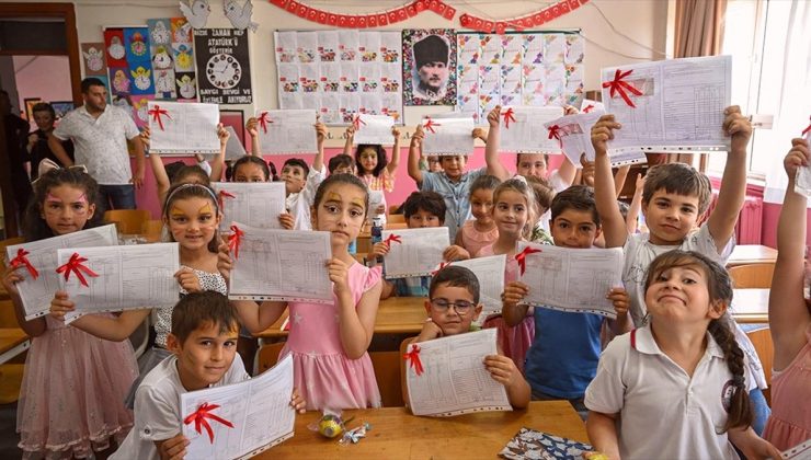 Öğrencilere sosyal etkinlik içerikli yeni karneler dağıtılacak