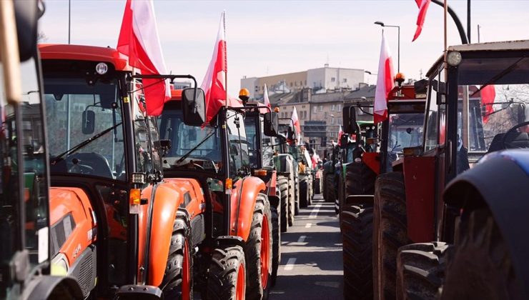 Polonya’da hükümet ile uzlaşan çiftçiler protestolarına son verdi