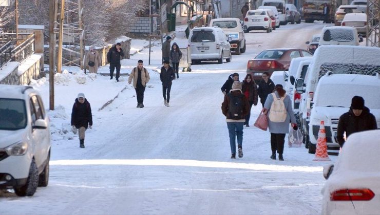 Sarıkamış’ta kar etkili oldu