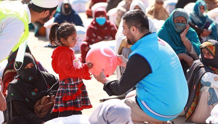 Türkiye Diyanet Vakfı, Pakistan’da ramazan yardımı dağıtımına devam ediyor