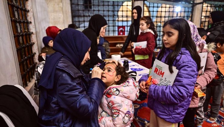 Üsküdar Valide-i Atik Camii’nde çocuk şenliği düzenlendi