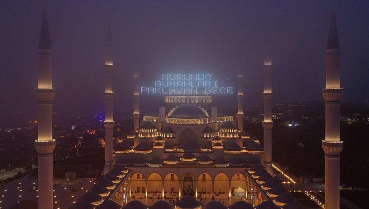 “Bin aydan daha hayırlı” olan Kadir Gecesi bugün idrak edilecek