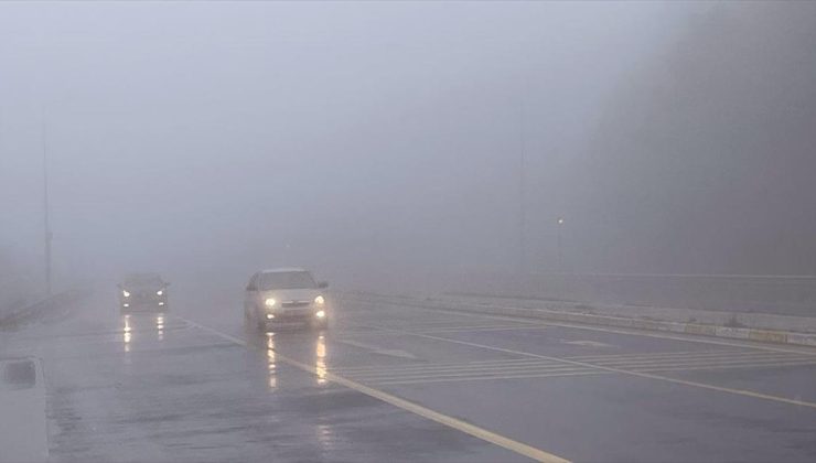 Bolu Dağı’nda sis ve sağanak ulaşımı etkiledi