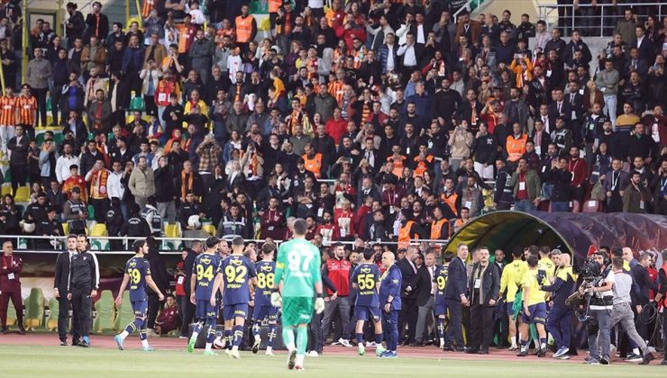 Fenerbahçe, Süper Kupa maçında “müsabakayı terk etme” nedeniyle PFDK’ye sevk edildi