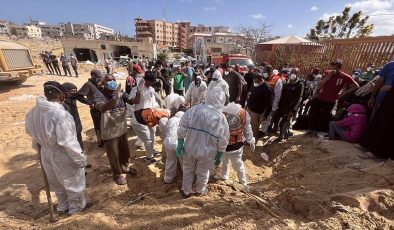 İsrail’in çekildiği Han Yunus’ta bulunan toplu mezarlar görenleri dehşete düşürüyor