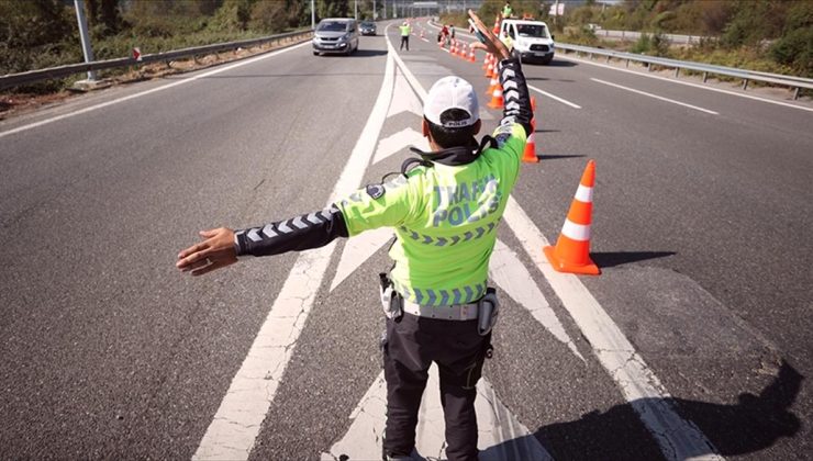 İstanbul’da 23 Nisan kutlamaları dolayısıyla pazar günü bazı yollar trafiğe kapatılacak