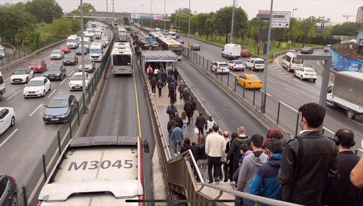 İstanbul’da haftanın ilk iş gününde trafik yoğunluğu yaşanıyor