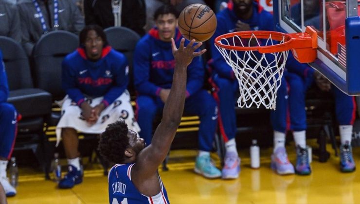 NBA’de sakatlıktan dönen Embiid, Sixers’ı galibiyete taşıdı