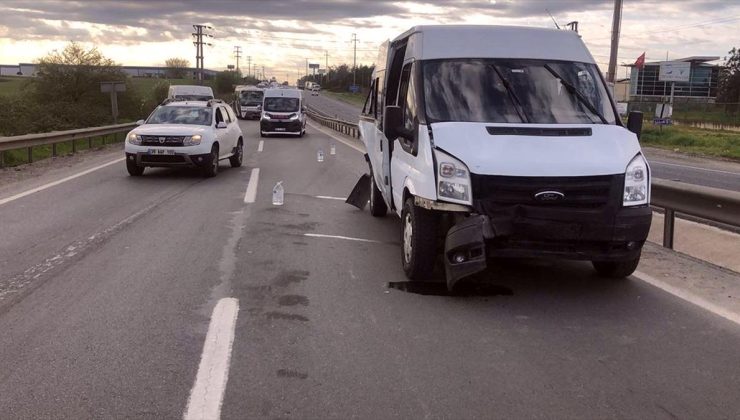 Tekirdağ’da servis araçlarının çarpıştığı trafik kazasında 16 kişi yaralandı