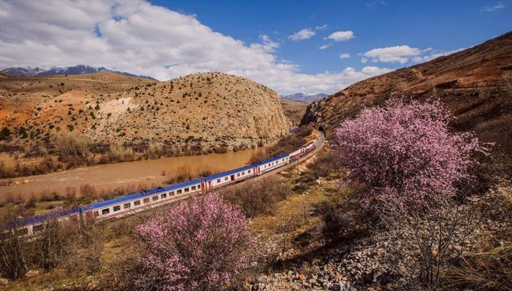 Yeni turistik trenler ilk seferlerine çıkmaya hazırlanıyor