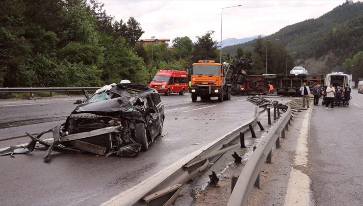 Adana’da zincirleme trafik kazasında 7 kişi yaralandı