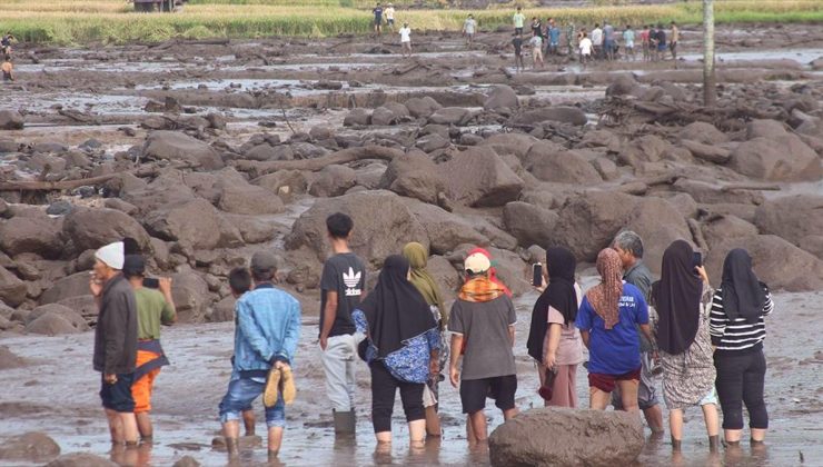 Endonezya’da heyelan ve sel nedeniyle can kaybı 41’e yükseldi