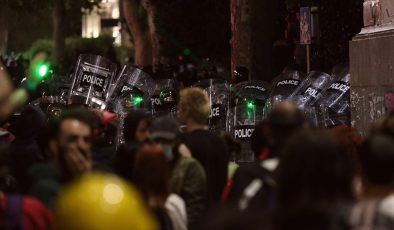 Gürcistan’da “yabancı etkinin şeffaflığı” yasa tasarısı protestosunda 63 kişi gözaltına alındı