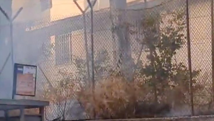 İsrailli aşırılıkçılar işgal altındaki Doğu Kudüs’te UNRWA Genel Merkezi’nin çevresini ateşe verdi