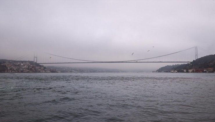 İstanbul Boğazı’nda gemi trafiği askıya alındı