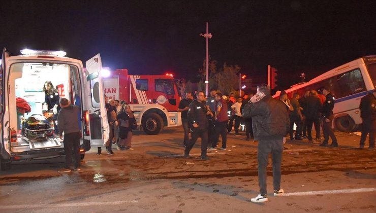 Kırıkkale’de minibüs ile otomobilin çarpışması sonucu 22 kişi yaralandı