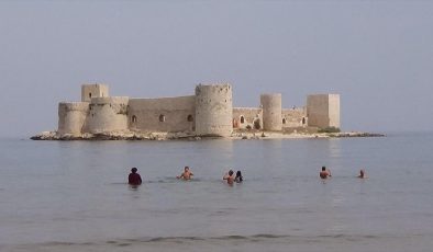 Kızkalesi’nde turizm hareketliliği devam ediyor