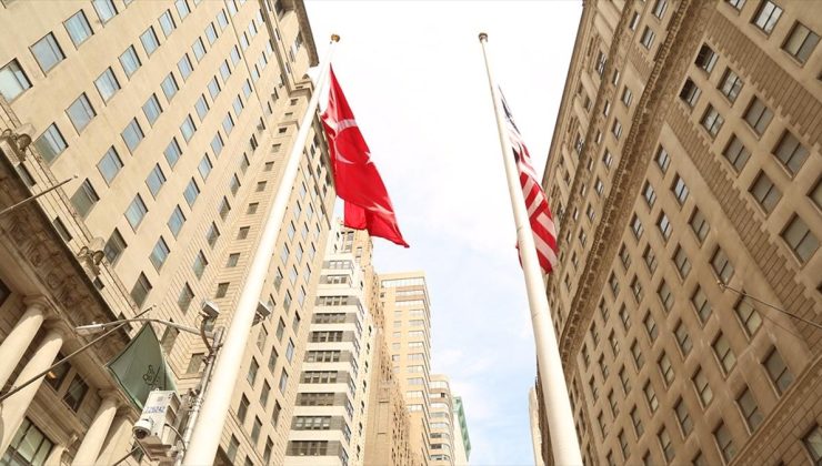 New York’un finans merkezi Wall Street’te Türk bayrağı 24. kez göndere çekildi